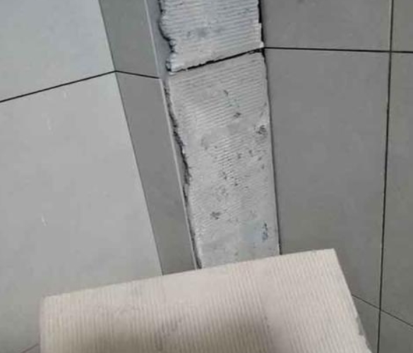 官渡瓷砖空鼓维修公司分享下厨房瓷砖脱落的补救措施。